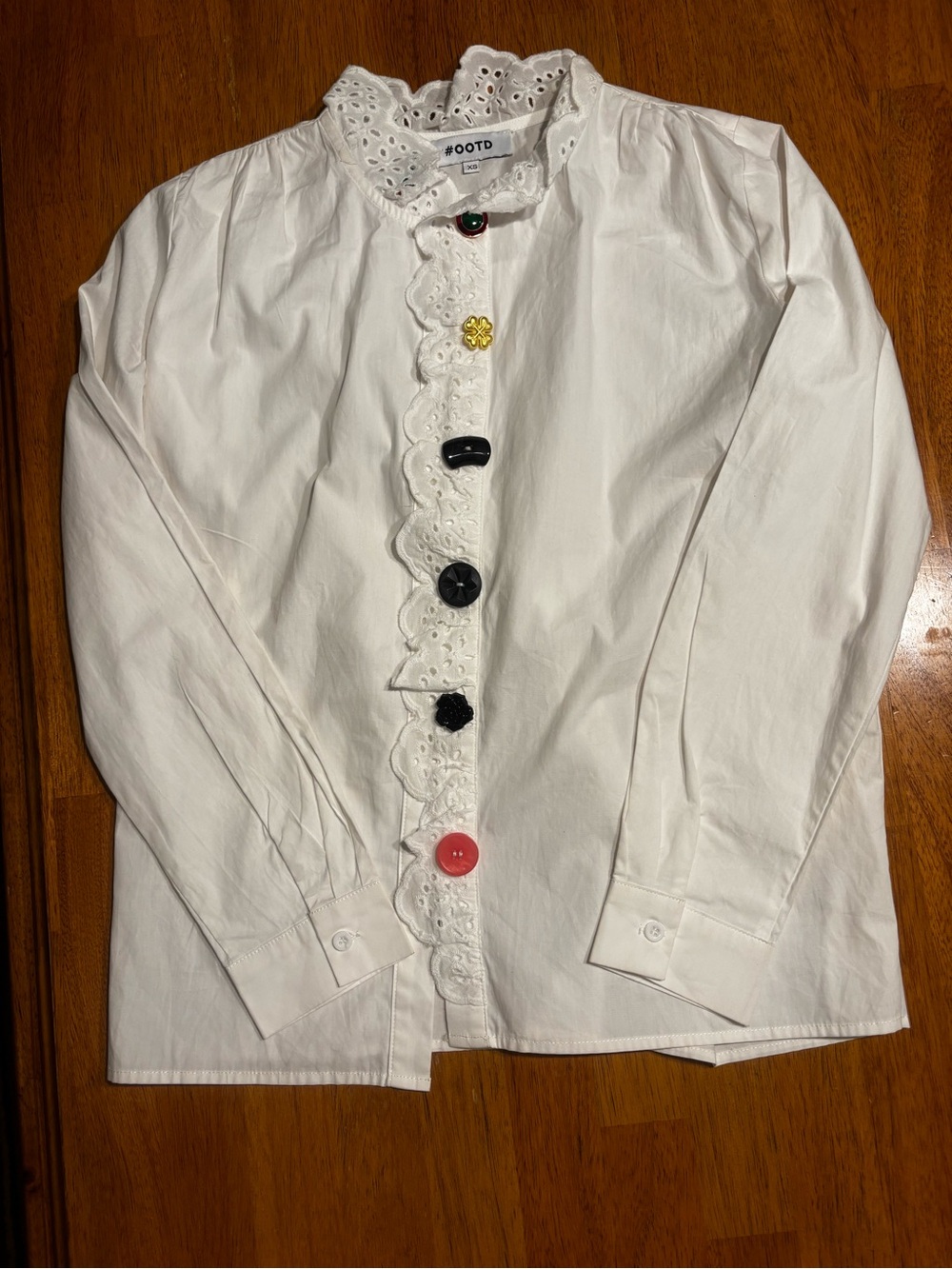 White Eyelet-Trim Women’s Button-Up Shirt UNIQUE NWT